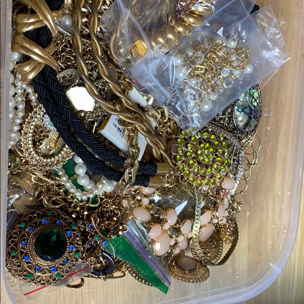 Necklace gold tone lot
